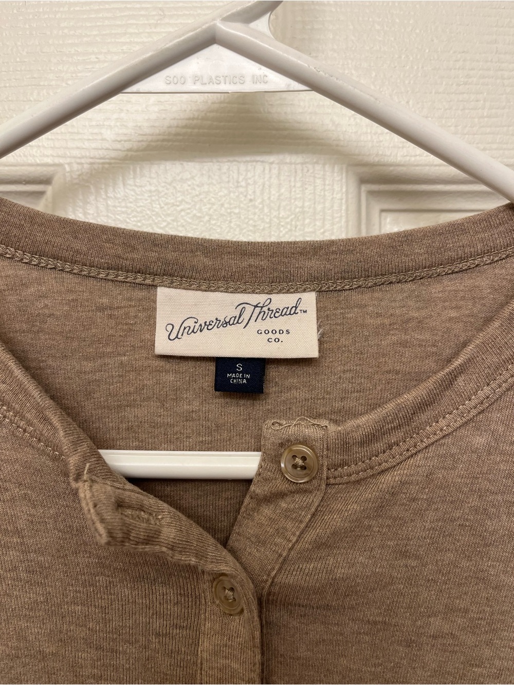 Universal Thread Henley Tee - Picture 2 of 3